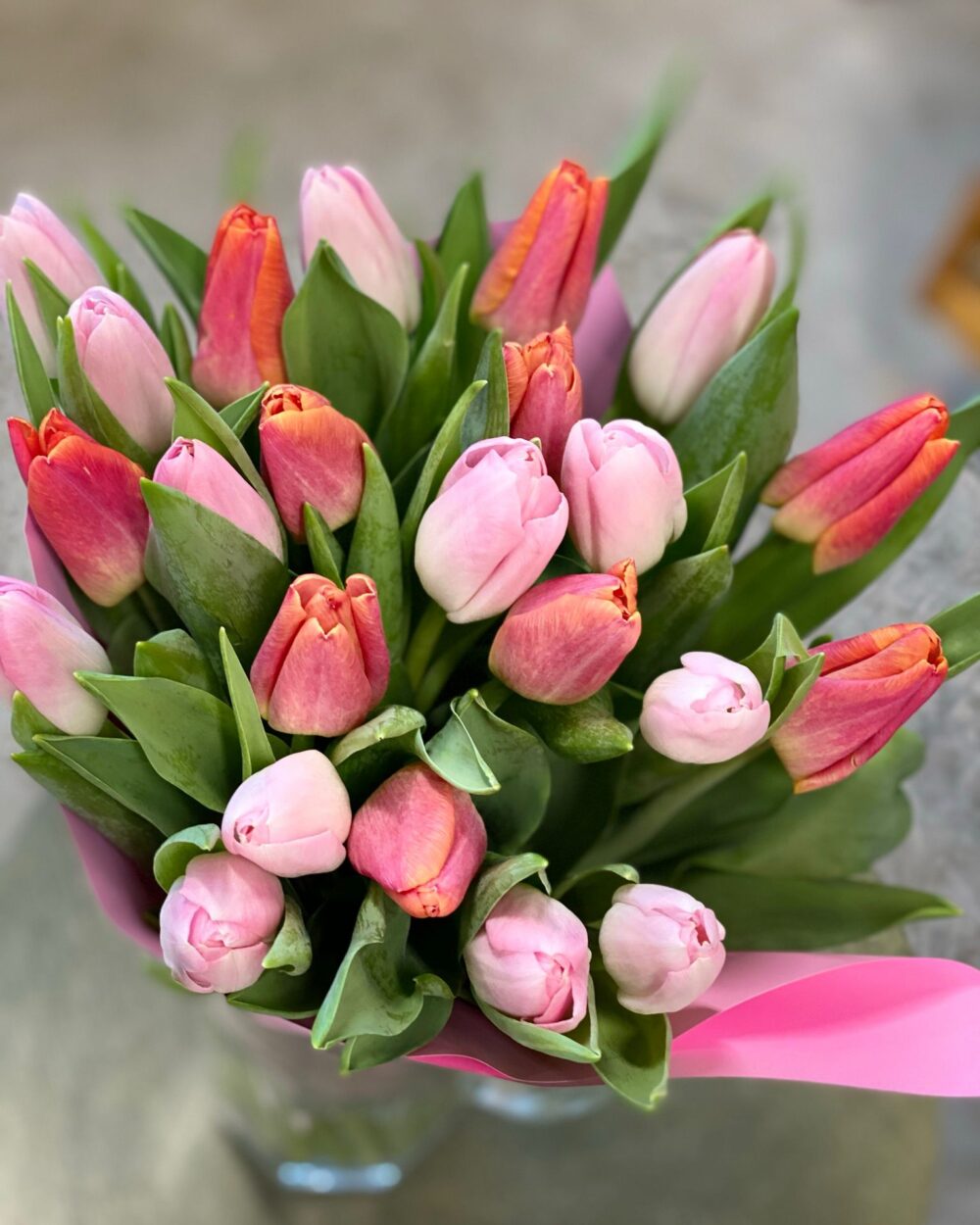 Värviline tulbikimp pastelsetes toonides